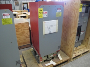 BREAKER, CIRCUIT TYPE, 1.2K AMP RATING, 4.16K VOLT RATING, 3 POLE. TYPE 5HK-350-1200. COMPLETE PART NUMBER C-35231-777-03(00)(34)(48) (W-44) LOADING & HANDLING FEE $15-